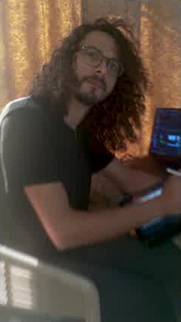 Asaad reacting to the second punchline of the film